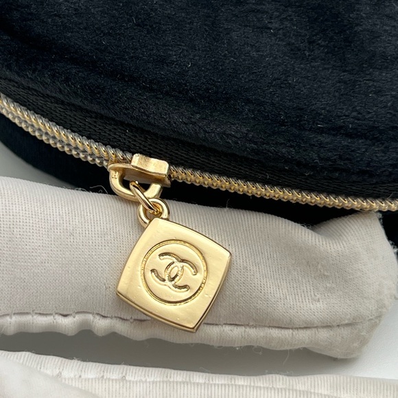 Chanel Beauty Makeup Mirror Pouch Black Zip Around, Velvet, Micro Serum &Mascara - Picture 6 of 17